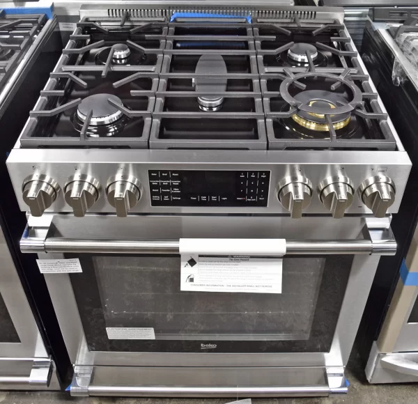 A close-up of a Beko SLDF30540SS 30 inch stainless steel slide-in Dual Fuel Range